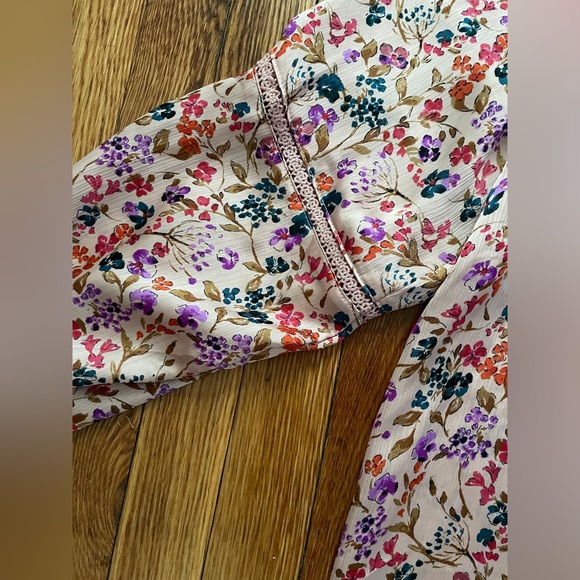 Lovestitch Prairie Floral Print Blouse - Picture 5 of 8